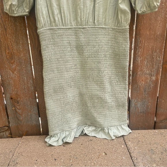 STORIA Women’s Pale Green Smocked Fitted Dress Mini Size Large - Picture 10 of 10